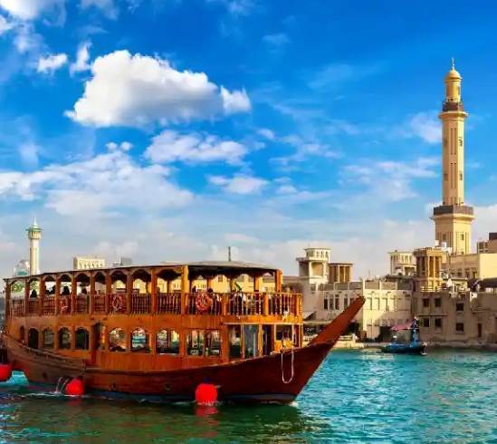 花蓮25歲女博士嫁給55歲阿聯酋富豪，新婚當晚 脫下衣服後，她驚呆了...