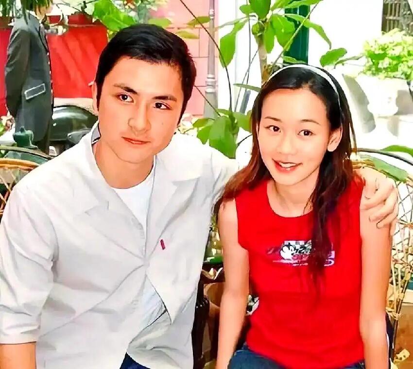 施明靈堂鬧劇！李泳漢得意微笑完勝離場 ，81 歲鼎爺心力交瘁瘦脫相