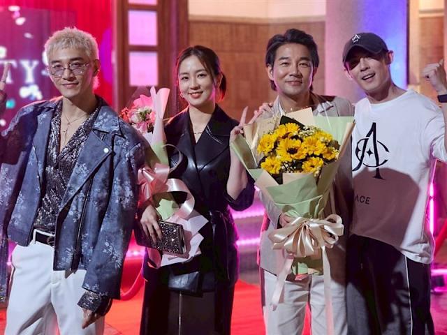 螢光幕前是硬漢！51歲男星自爆「不會用洗衣機」全靠74歲老母照顧，背後「超催淚真相」曝光惹哭全網！