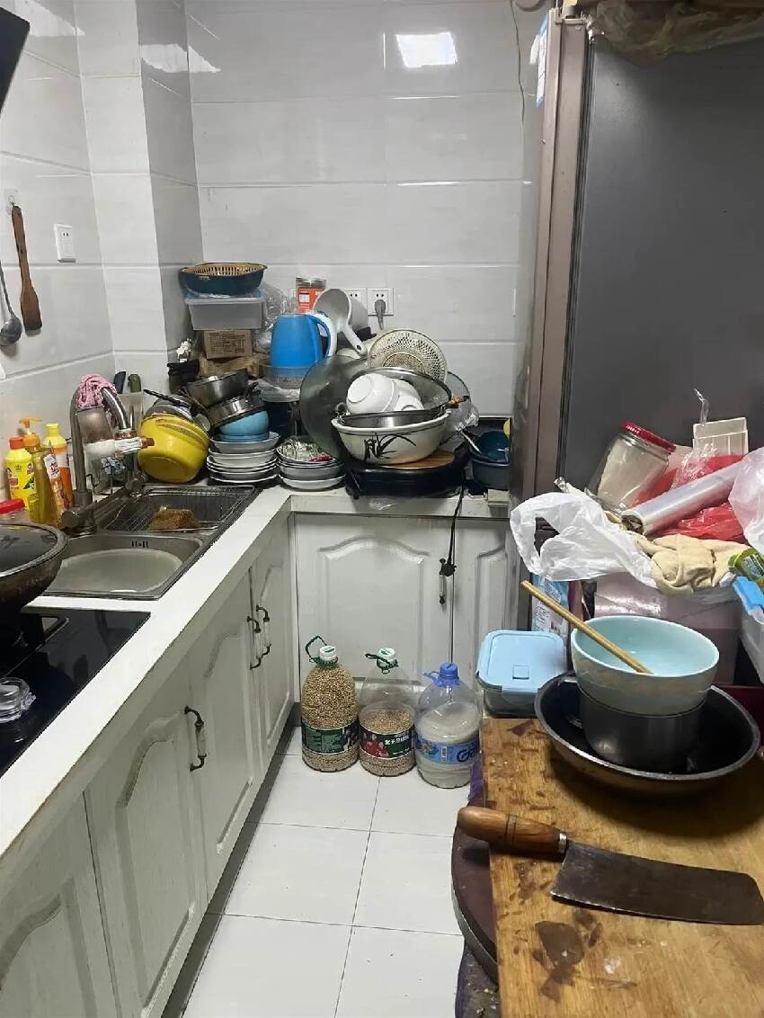 天吶!看到網友吐槽和父母一起住的家,真的太窒息了!
