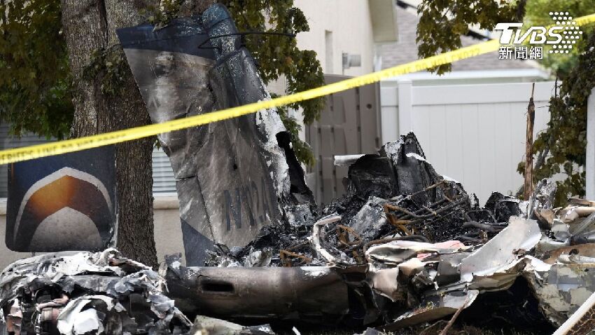 快訊／飛機驚傳「直接撞進住宅區」大爆炸！