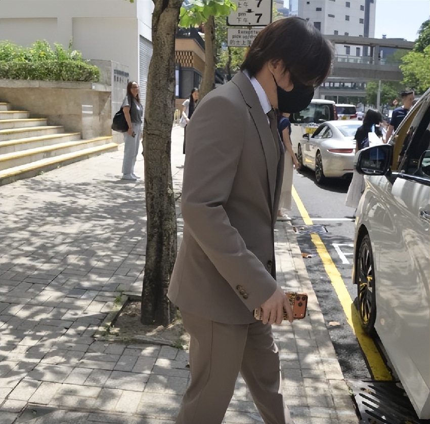 鄭中基離婚官司持續一年未達成共識，豪門資產拉扯不斷，富爸爸鄭東漢成關鍵