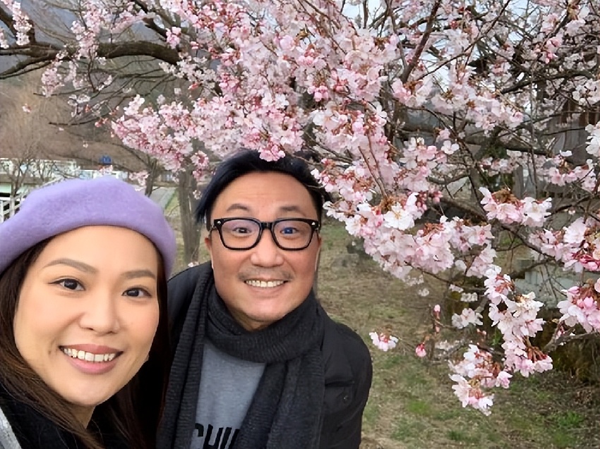 鄭中基離婚官司持續一年未達成共識，豪門資產拉扯不斷，富爸爸鄭東漢成關鍵
