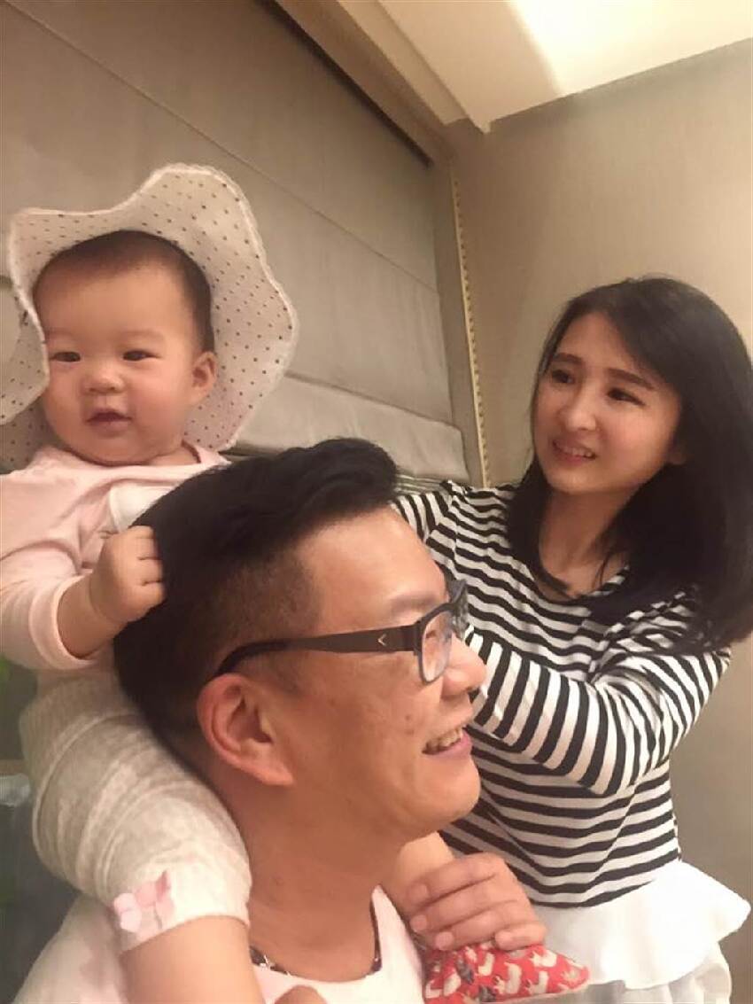 交往7個月就閃婚！小17歲妻遭質疑「嫁沈玉琳是為了錢」　婚後負債3千萬「芽芽一句話」網看哭