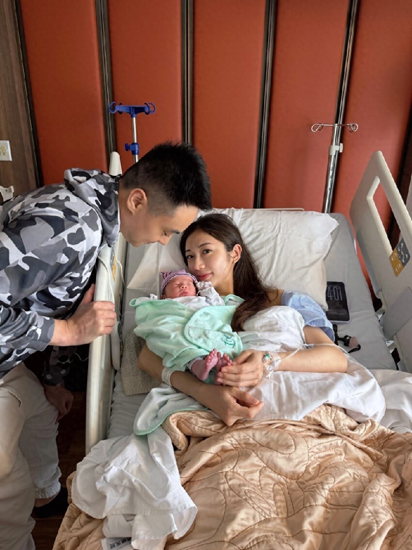 前TVB女星公開剖腹生子過程，奢華產房配客廳廚房，富豪丈夫全程暖心陪產