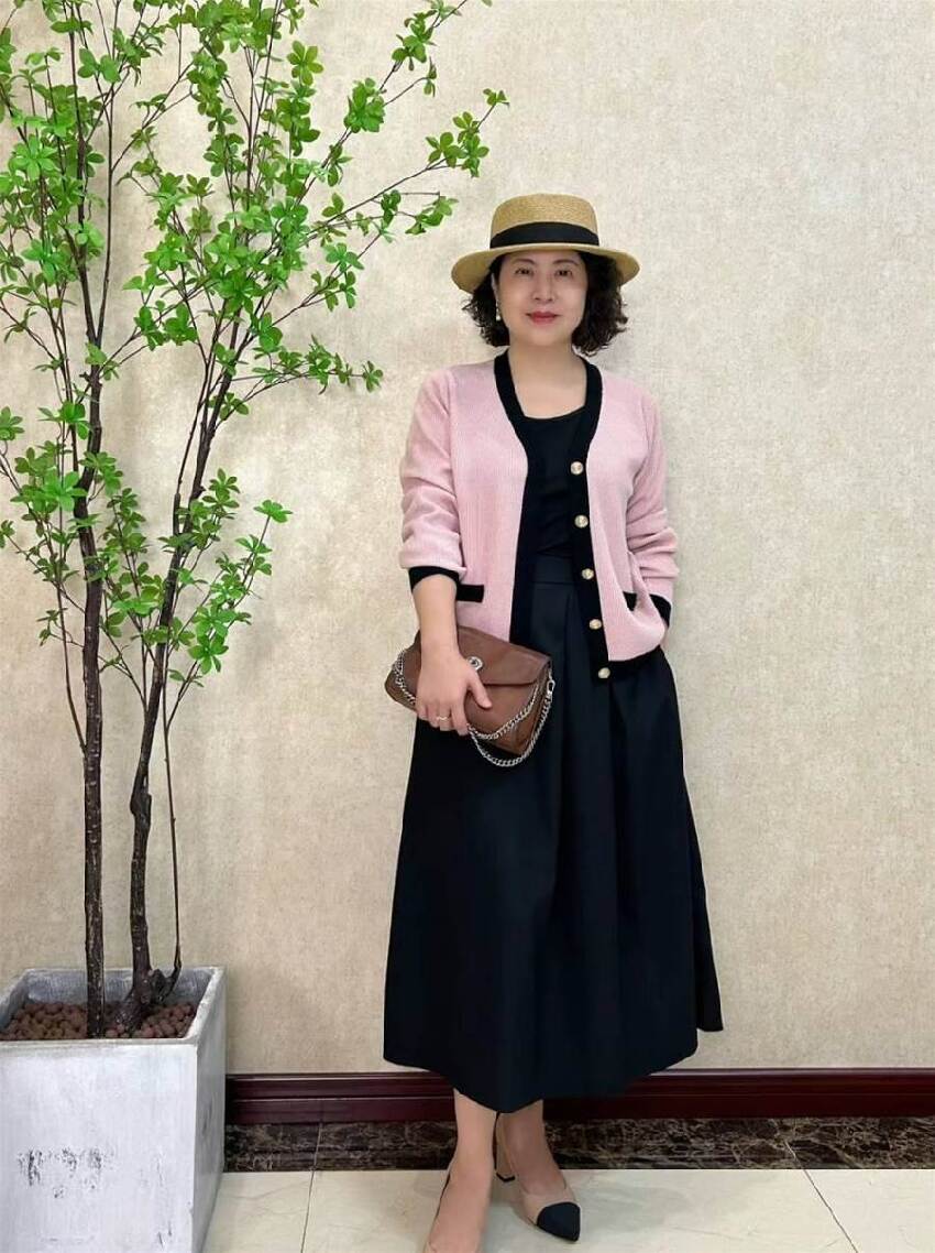 女人無論年紀多大,切忌穿這3件裙子出門!顯老沒氣質,誰穿誰丑