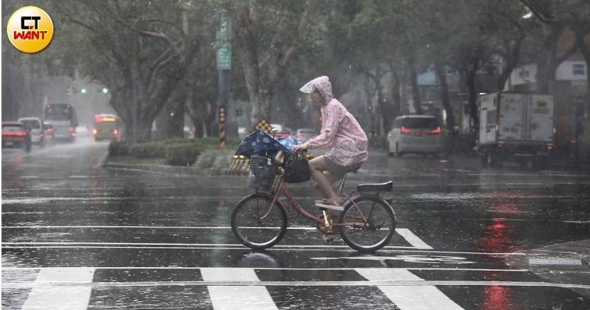 快訊／明再放颱風假？最新風雨預測「台北達標」　18縣市「符合停班停課標準」