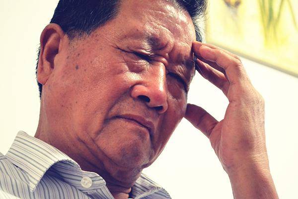 指甲長出黑線,是「惡性腫瘤」的前兆嗎?醫生:聰明人不會忽視