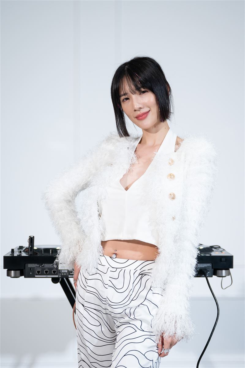 辣模翁子涵「消失3年」無預警現身！化身惹火「女王DJ」親曝喜訊