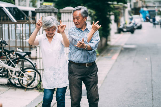 退休迷上交際舞！她58歲痛訴「舞團內水太深」　跳了3個月「寶貴的家庭全毀」只能用餘生懺悔