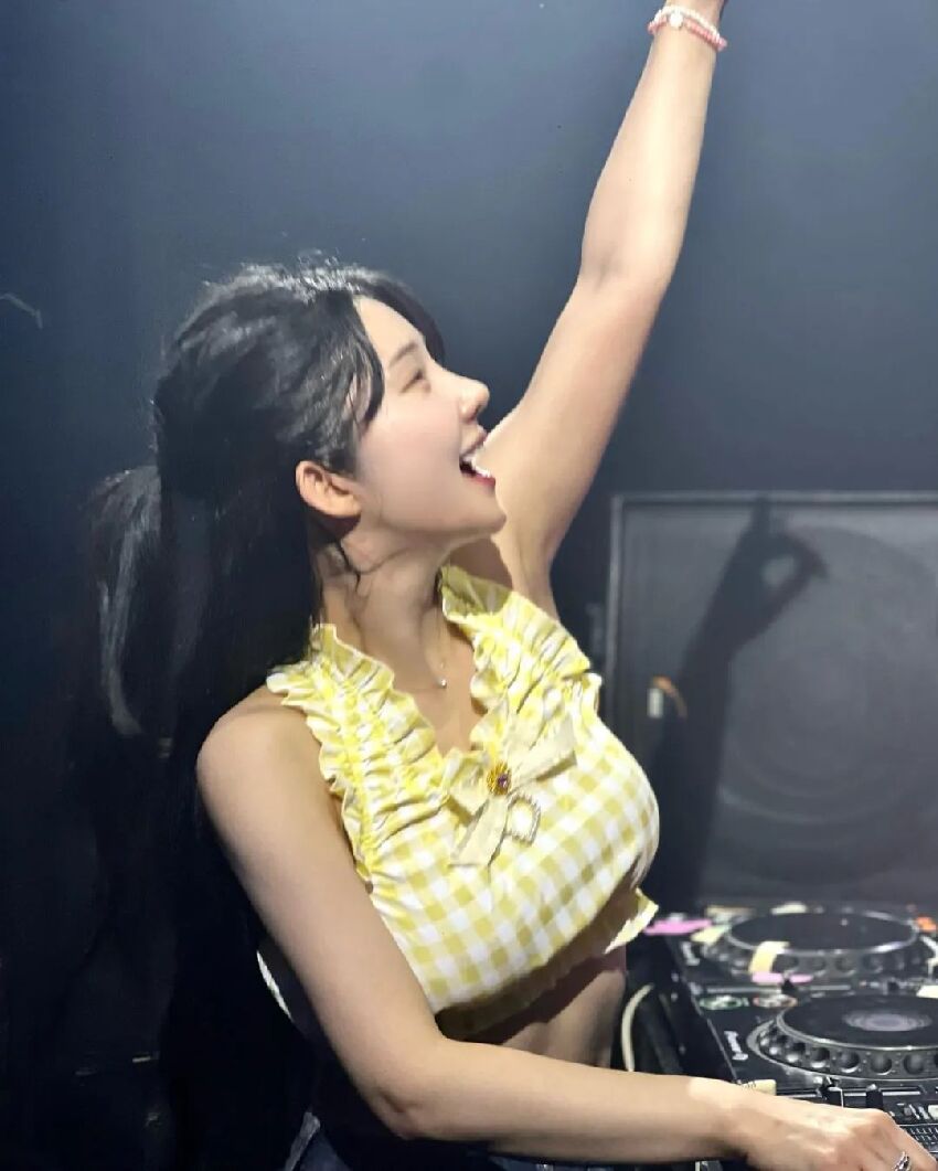 韓國頂級音樂DJ！顏值高身材好，愛了愛了