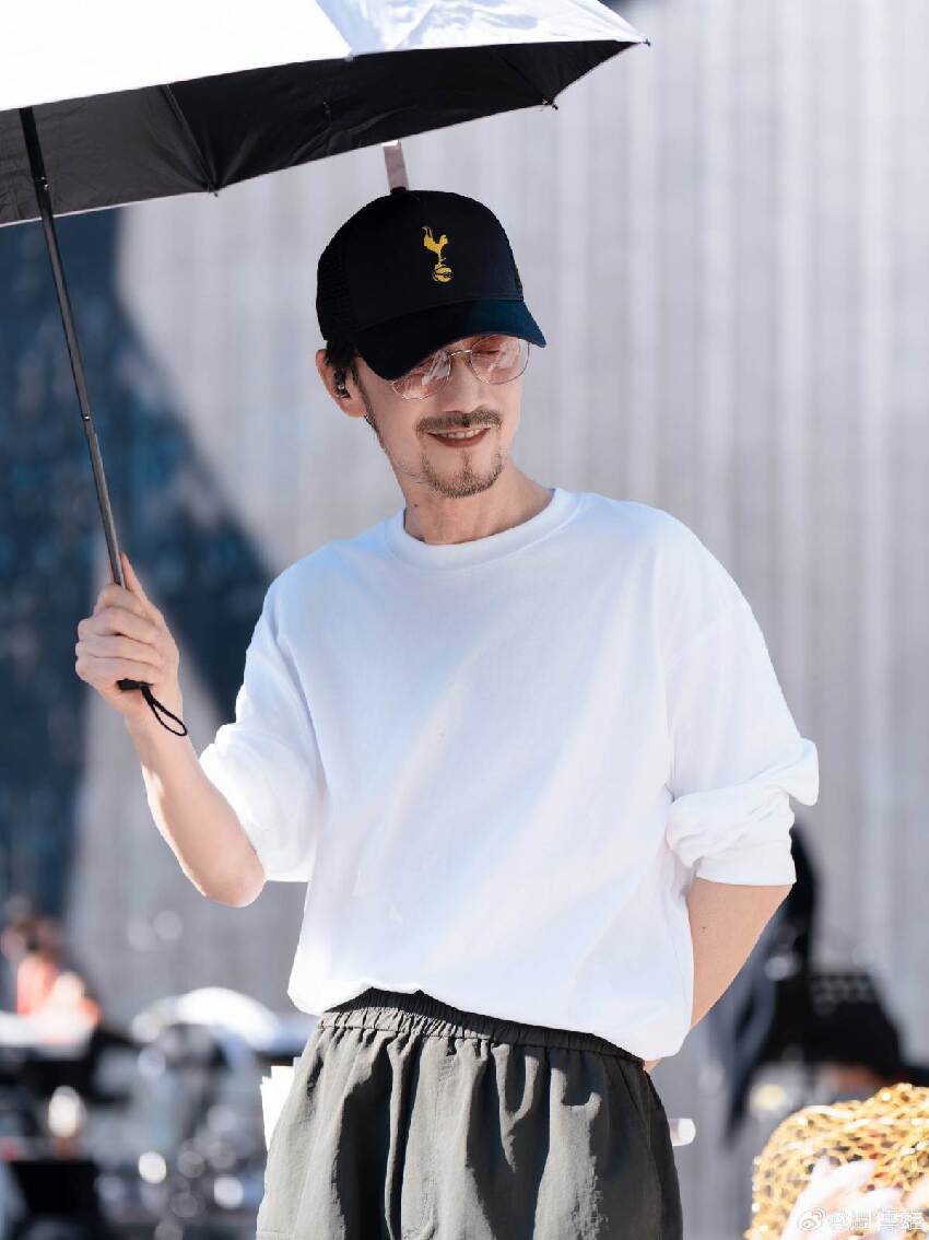 生病暴瘦剩49公斤！56歲情歌王子「手只剩骨頭」捨棄全部唯一渴求「我活下來就好了」