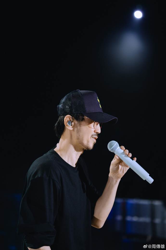 生病暴瘦剩49公斤！56歲情歌王子「手只剩骨頭」捨棄全部唯一渴求「我活下來就好了」