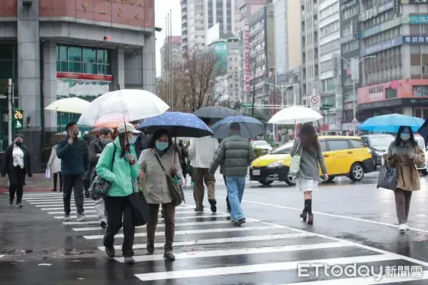 入秋以來最強！冷氣團進逼台灣「急凍剩12度」　專家曝時間點「下周報到」