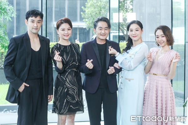 摯愛的她過世!八點檔男星蹲路邊痛哭:「插葉克膜也救不了」 曝狀況「以為只是小感冒」