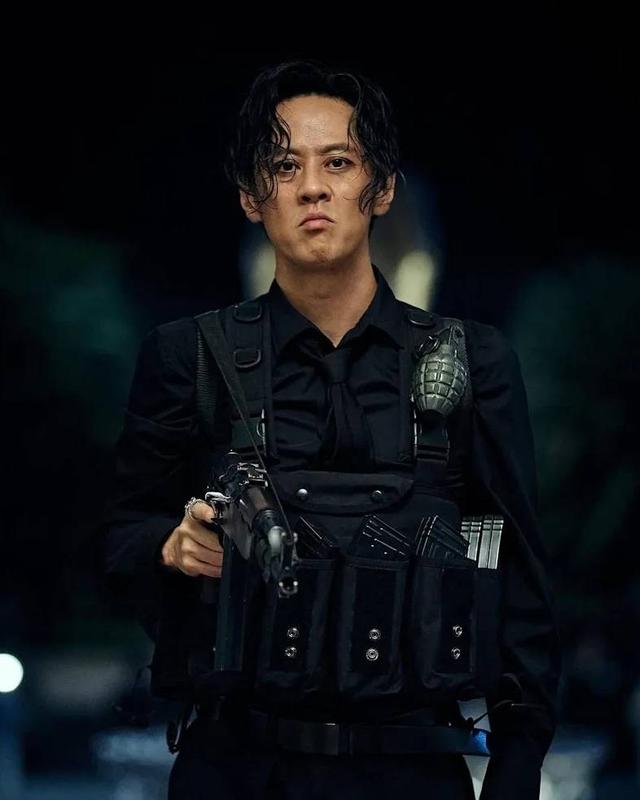 38歲梁洛施生日首認愛,曬與大9歲男友合照,新歡曾落魄到睡衣櫃