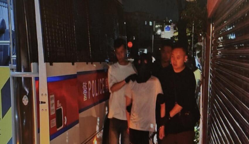 1年盜走210萬！香港本地人搭檔內地「韋家幫」踩點村屋，警方突襲搗毀跨境偷渡盜竊集團！