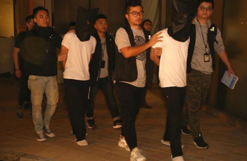 1年盜走210萬！香港本地人搭檔內地「韋家幫」踩點村屋，警方突襲搗毀跨境偷渡盜竊集團！