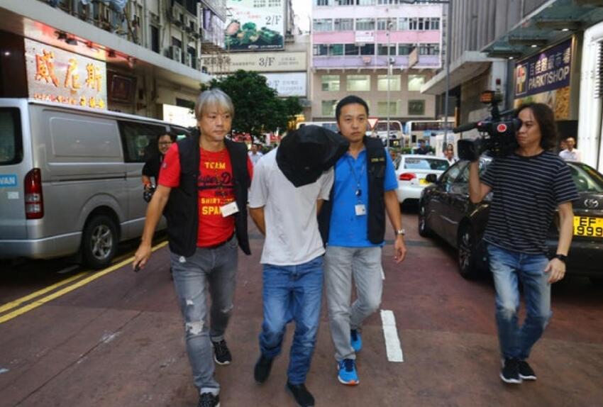 1年盜走210萬！香港本地人搭檔內地「韋家幫」踩點村屋，警方突襲搗毀跨境偷渡盜竊集團！