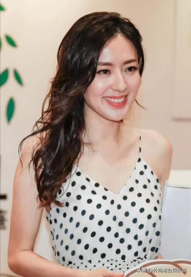 視後唐詩詠旗下麵包店日進鬥金，被曝每月12萬住豪宅