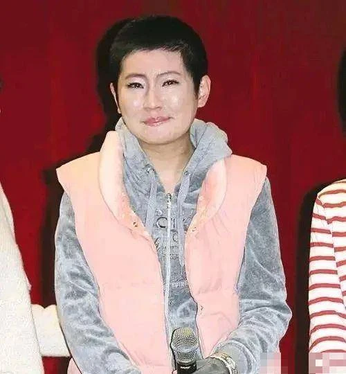 「小腰果」己經滿月了，41歲Selina任家萱為什麼不跟男朋友結婚？