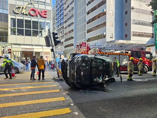 江若琳突發交通意外,車輛嚴重側翻現場一片狼藉,本人發文報平安