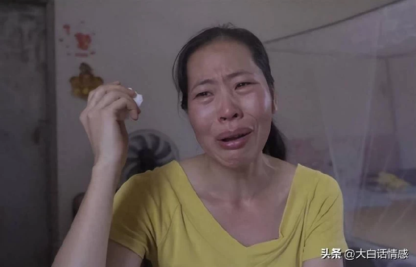 女婿癱瘓，丈母娘每次照顧都支走女兒，女兒返回一看嚇得連連後退