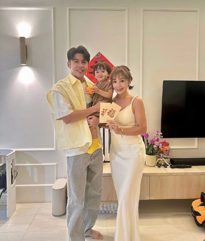 TVB前女星宣布懷二胎，與視帝拍拖多年分手，離巢后發展越來越好