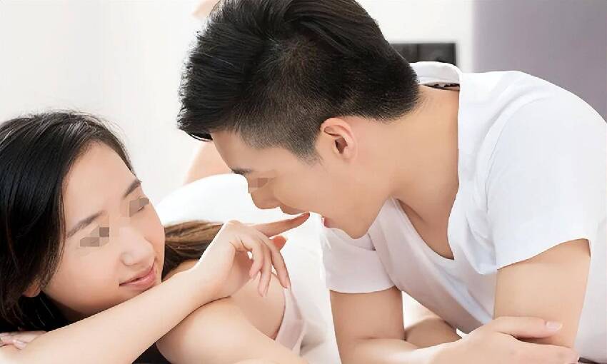女子與他人幽會被抓包,男友實在氣不過,竟找準岳母出氣