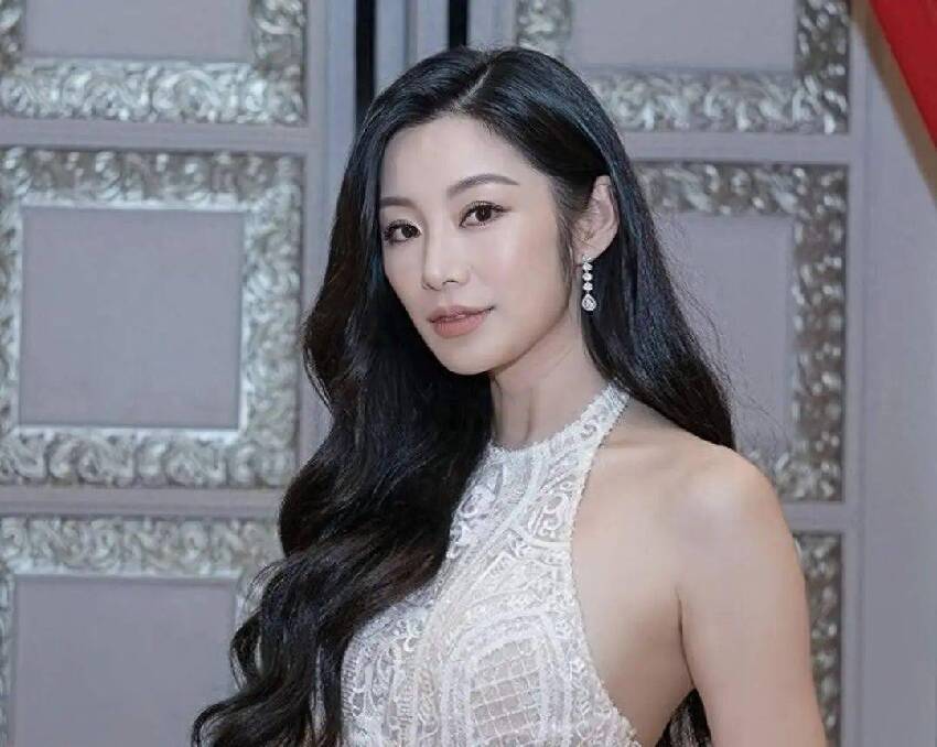 恭喜！前TVB藝人楊梓菁秘密產子，避談結婚問題，遭網民質疑未婚生子