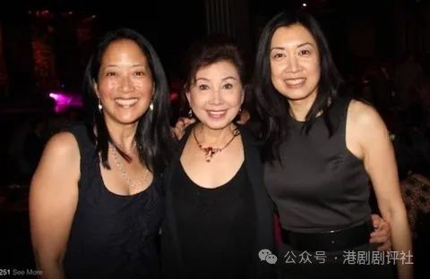 83歲TVB老牌女星搭高鐵坐輪椅被捕獲依然貴氣，背景超猛料曾獲頒勳章