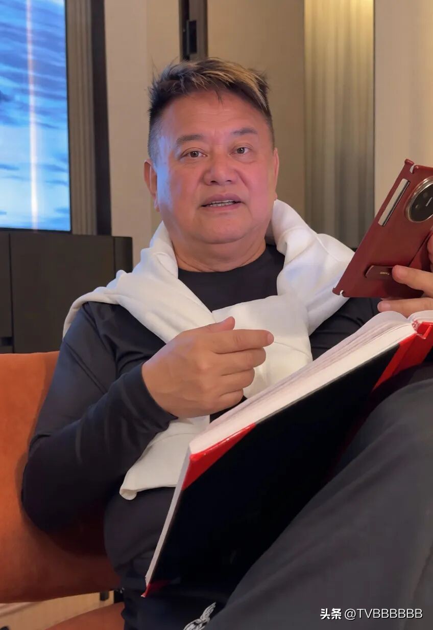 觸目驚心！香港知名男星血管爆了大片瘀黑，曾揚言隨時接受安樂死