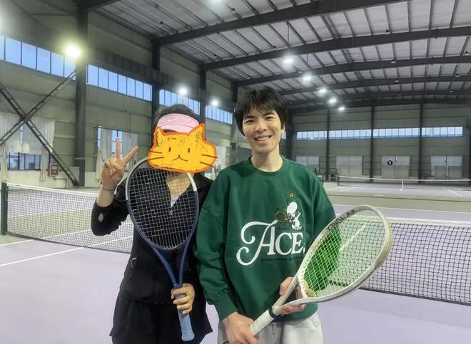 蕭敬騰夫婦網球館打球,51歲林有慧初顯老態,穿白T胸部下垂明顯
