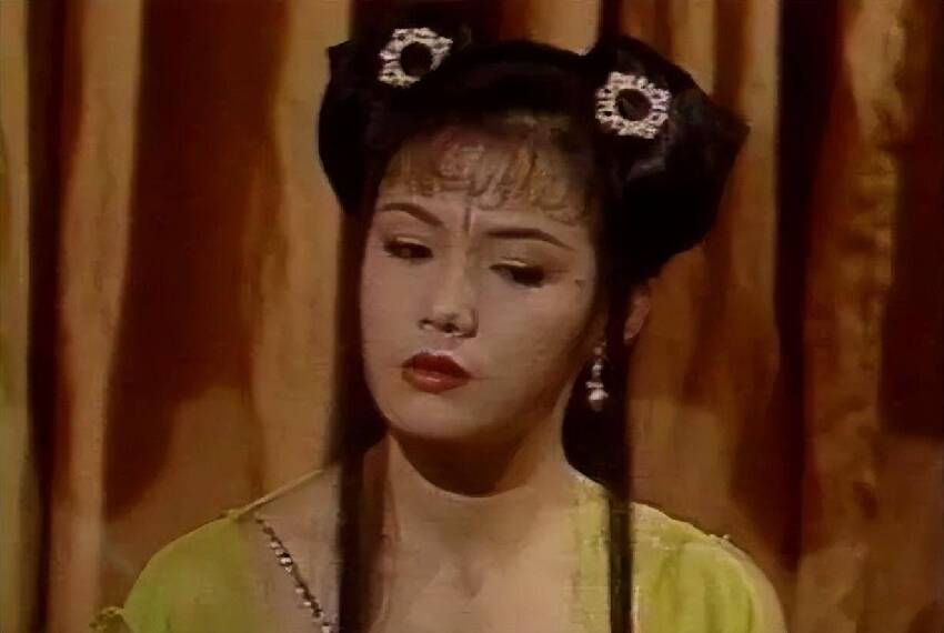 拍戲30年沒有積蓄,一生沒碰過男人,上億資產被4個弟妹榨乾,離世時家人最在乎的是遺產