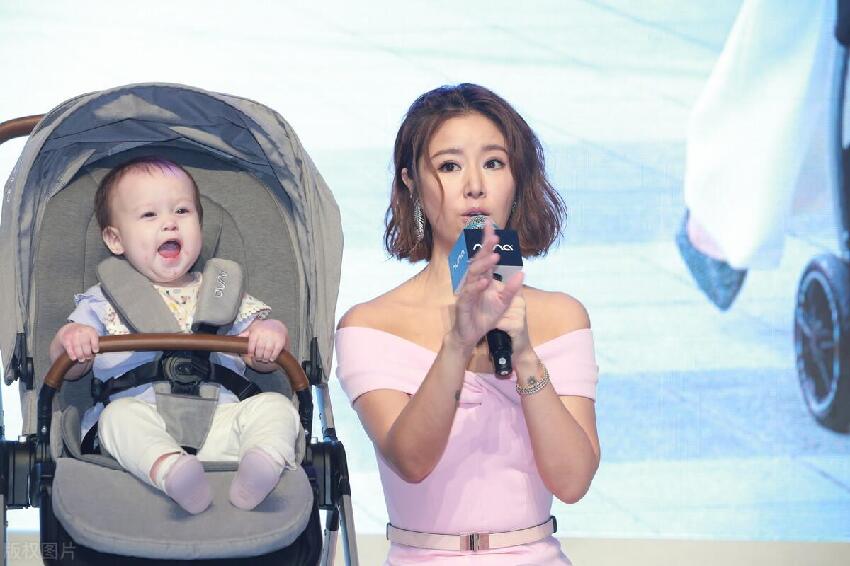 不止1個孩子！林心如除了小海豚「還有1個17歲的女兒」　得知「她的身份」後網讃：難怪不公開