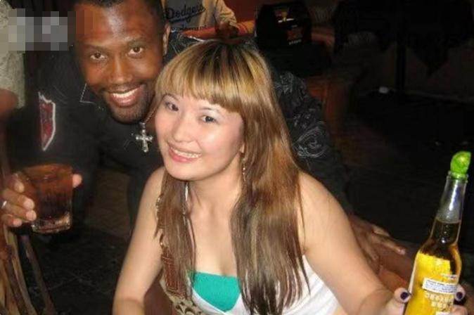 爸媽天都塌了！她不拿聘金「堅持嫁黑人老公」 不惜翻臉親戚「10年後近況驚呆」