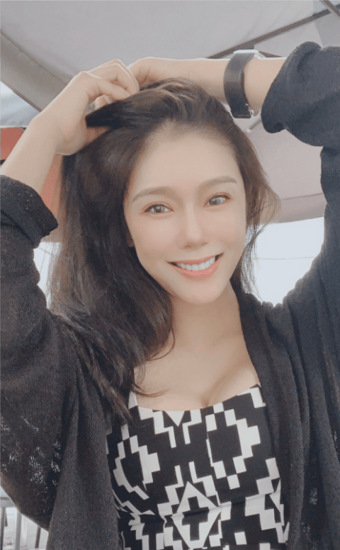 讓世界冠軍林丹不顧懷孕的妻子,拜倒在她的裙下。模特趙雅淇究竟有什麼魅力