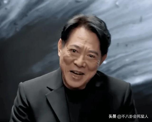 男星暴瘦后也一言難盡，皮包骨，筷子腿，蒼老10歲，面相都變了