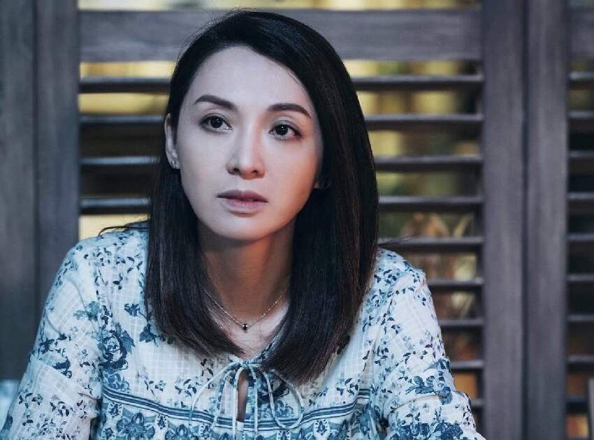 TVB女星陳煒罕見拍親熱戲，吻到嘴唇變形，醫生老公直呼沒看夠