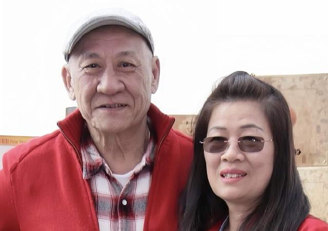 突發！81歲TVB知名老戲骨宣布和女友分手，結束長達20年戀情