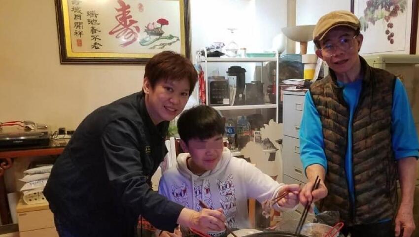 梅啟明帶未婚妻辦梅媽後事，被曝仍未離婚，妻子稱已舉報對方重婚