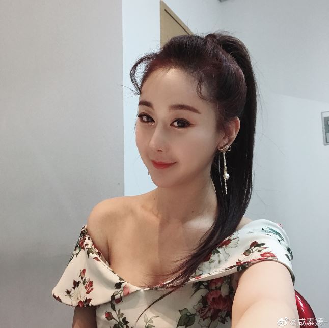 她因三級片走紅!嫁給小自己18歲的富二代「高調直播產子」 近況曝