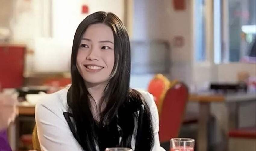 突發！TVB老戲骨李龍基法庭上崩潰大哭，未婚妻涉五罪入獄25個月