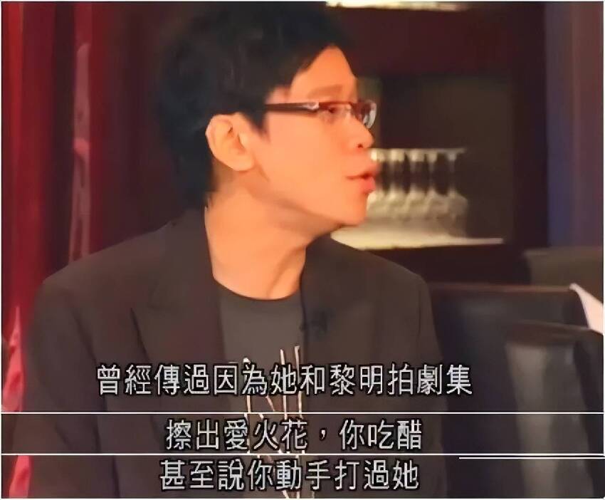 記者曾經問周海媚，是否在跟黎明戀愛，周海媚說：可天王從未承認和我在拍拖