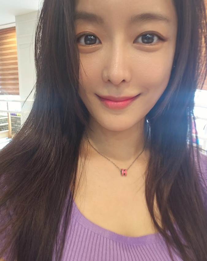 飯店囚禁2個月！ 41歲女星「慘被業界潛規則」 痛揭對方惡行「1句話讓她逃離」