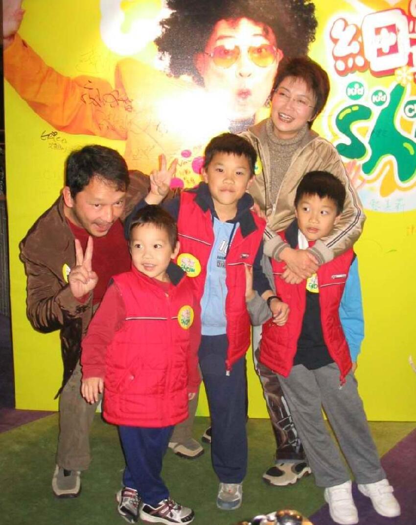 陳敏兒離世倆兒子近況曝光,32歲長子留長發玩音樂,次子做幕後