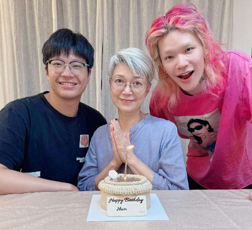 陳敏兒離世倆兒子近況曝光,32歲長子留長發玩音樂,次子做幕後