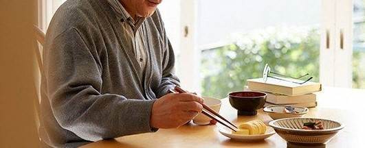 「不開冷氣、不外食」存出1300萬！67歲男退休後卻「崩潰後悔」