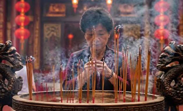 千萬別懷疑！生肖雞、豬、虎、兔，今年農曆七月「鬼月」很危險！再忙也要看看