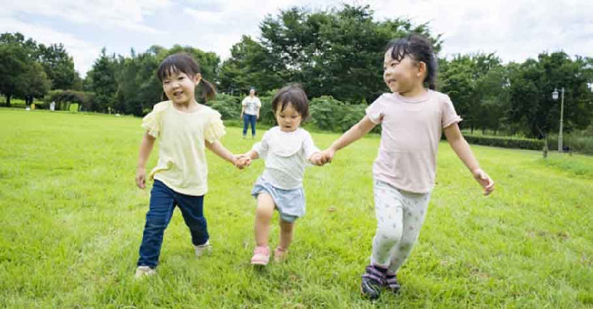 生了5個女兒，媽媽被當地人當做笑柄，20年後卻令人無比羨慕！